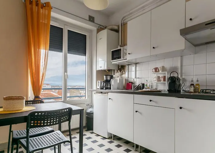 Le Victoria - Coeur De Avec Vue アパート *